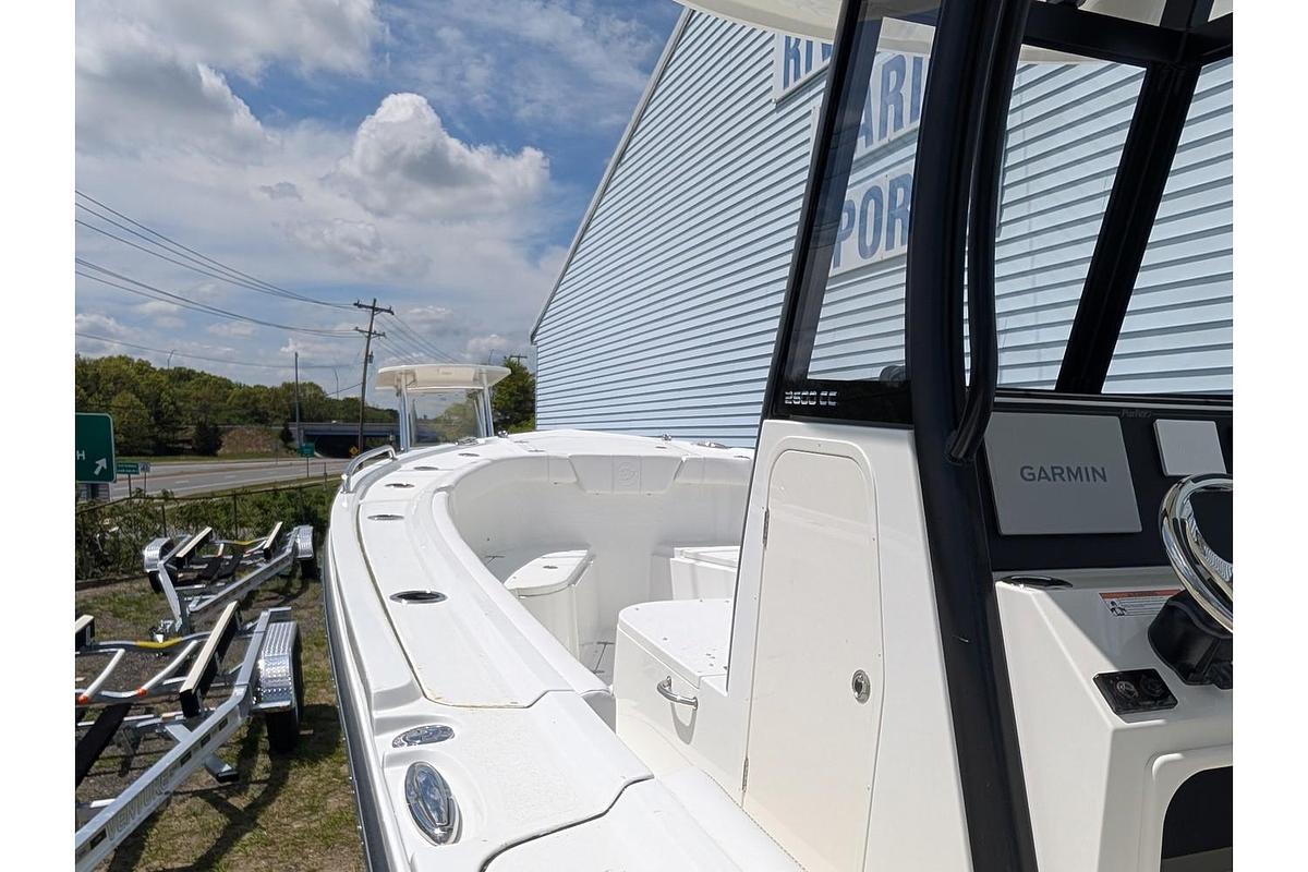2025 Parker Offshore 2600 Center Console