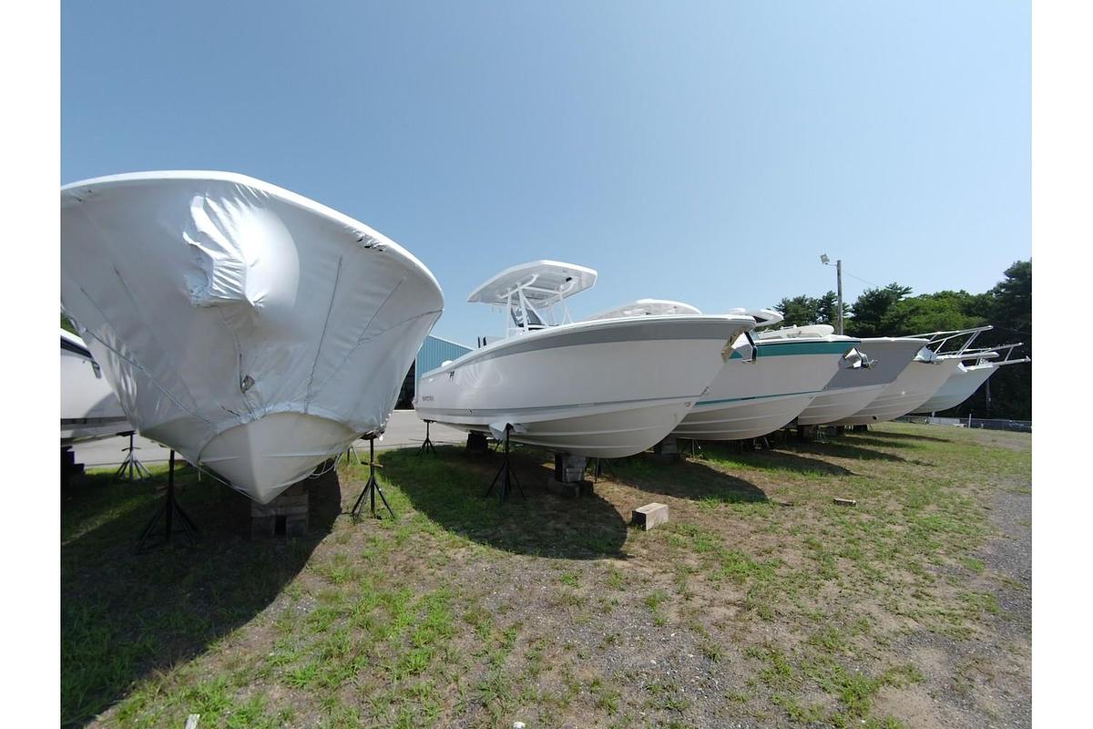 2024 Blackfin Boats 252 Center Console