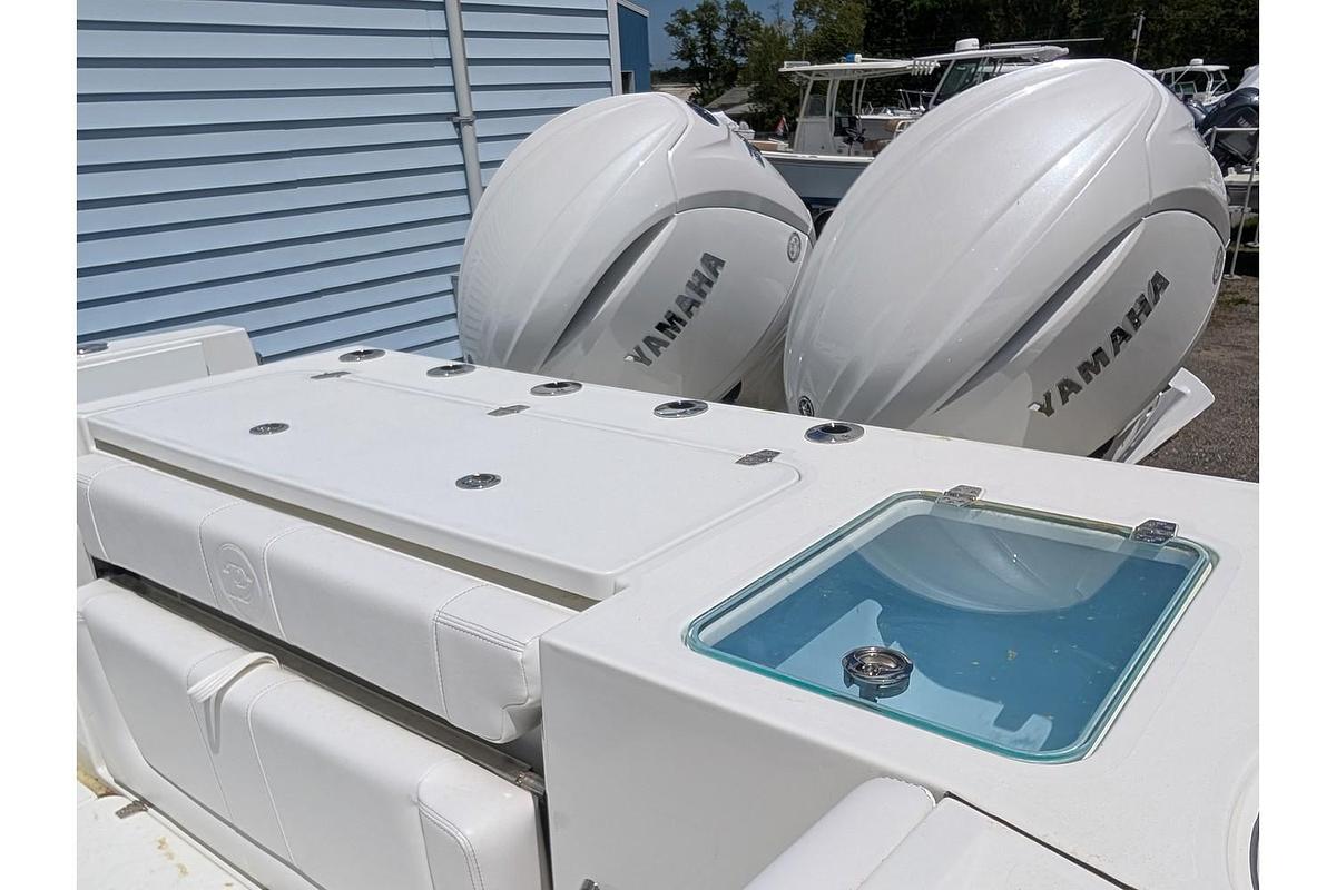 2025 Parker Offshore 2600 Center Console