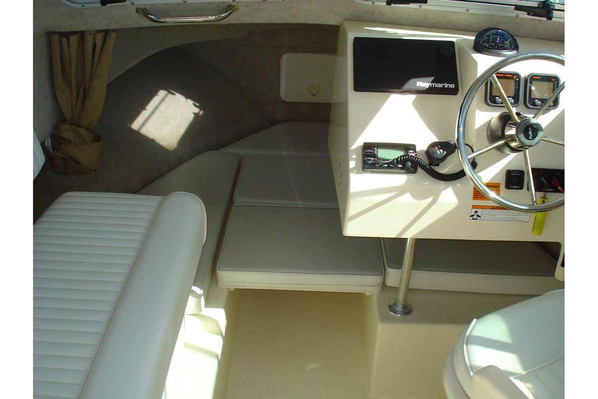 Used 2013 Parker 2320 SL Sport Cabin