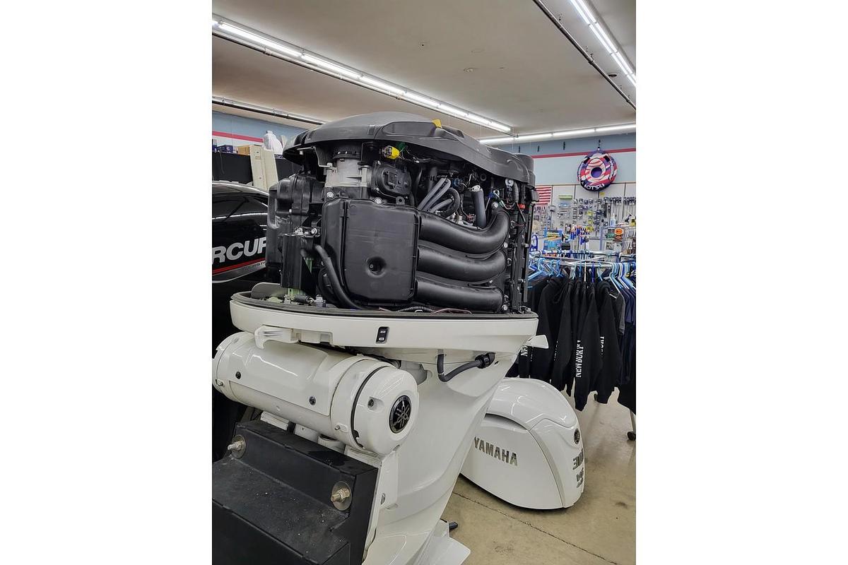 Used 2022 Yamaha F300XSB