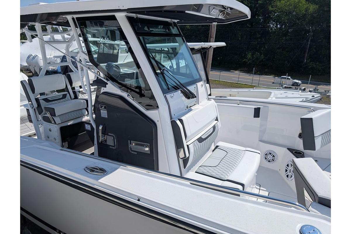 2024 Blackfin Boats 272 Center Console
