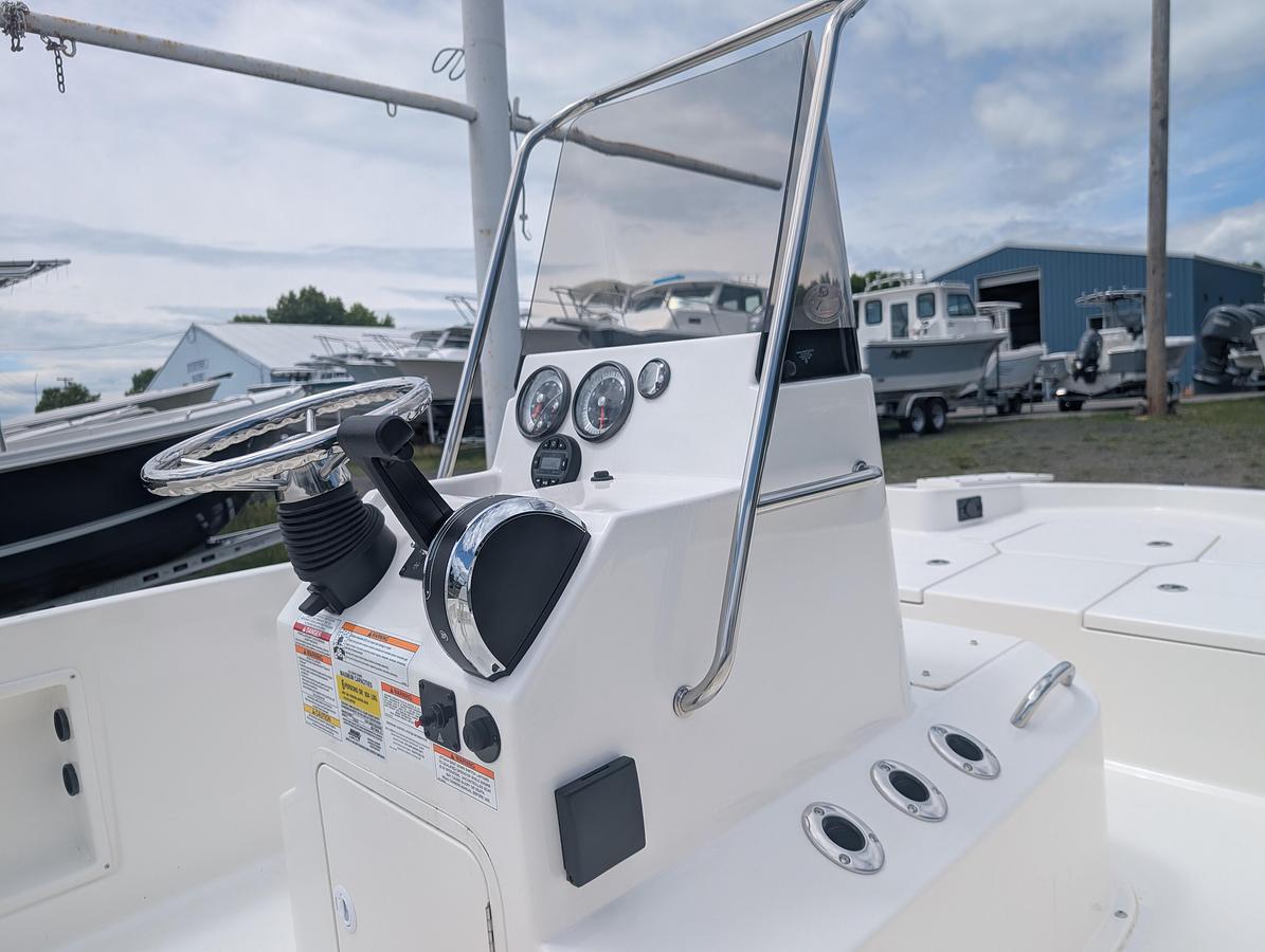 Bayliner T18LE Center Console