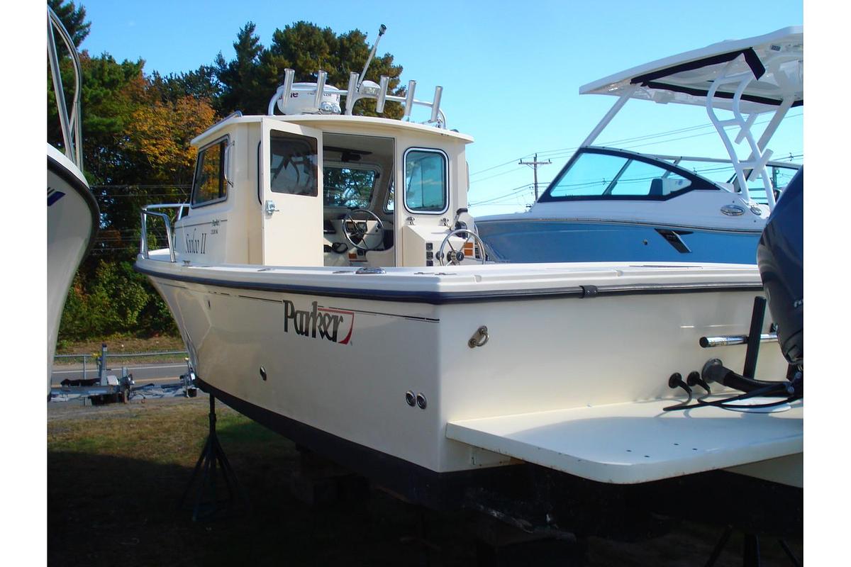 Used 2013 Parker 2320 SL Sport Cabin