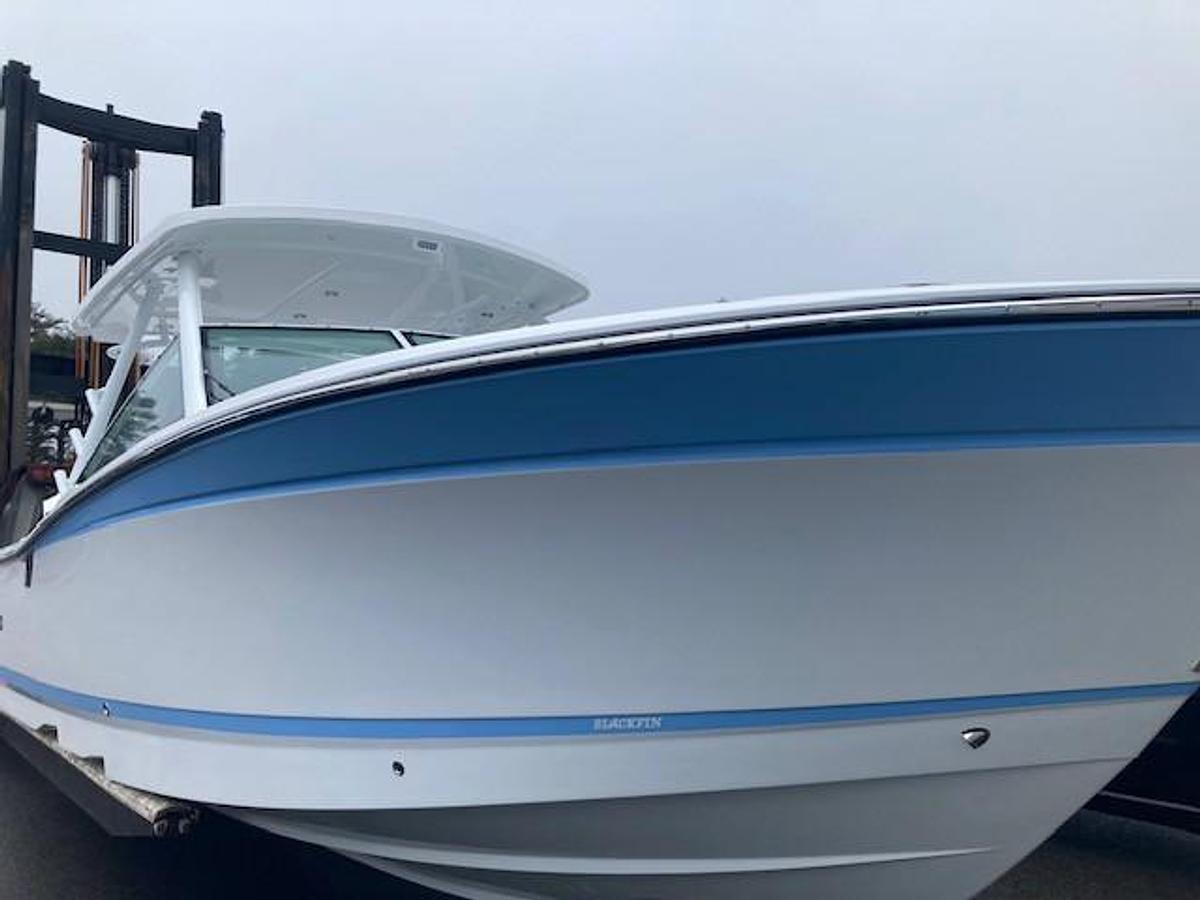 2024 Blackfin Boats 302 Dual Console