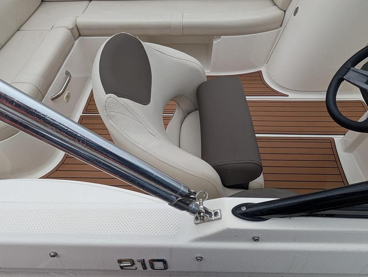 Used Bayliner 210 Deck Boat