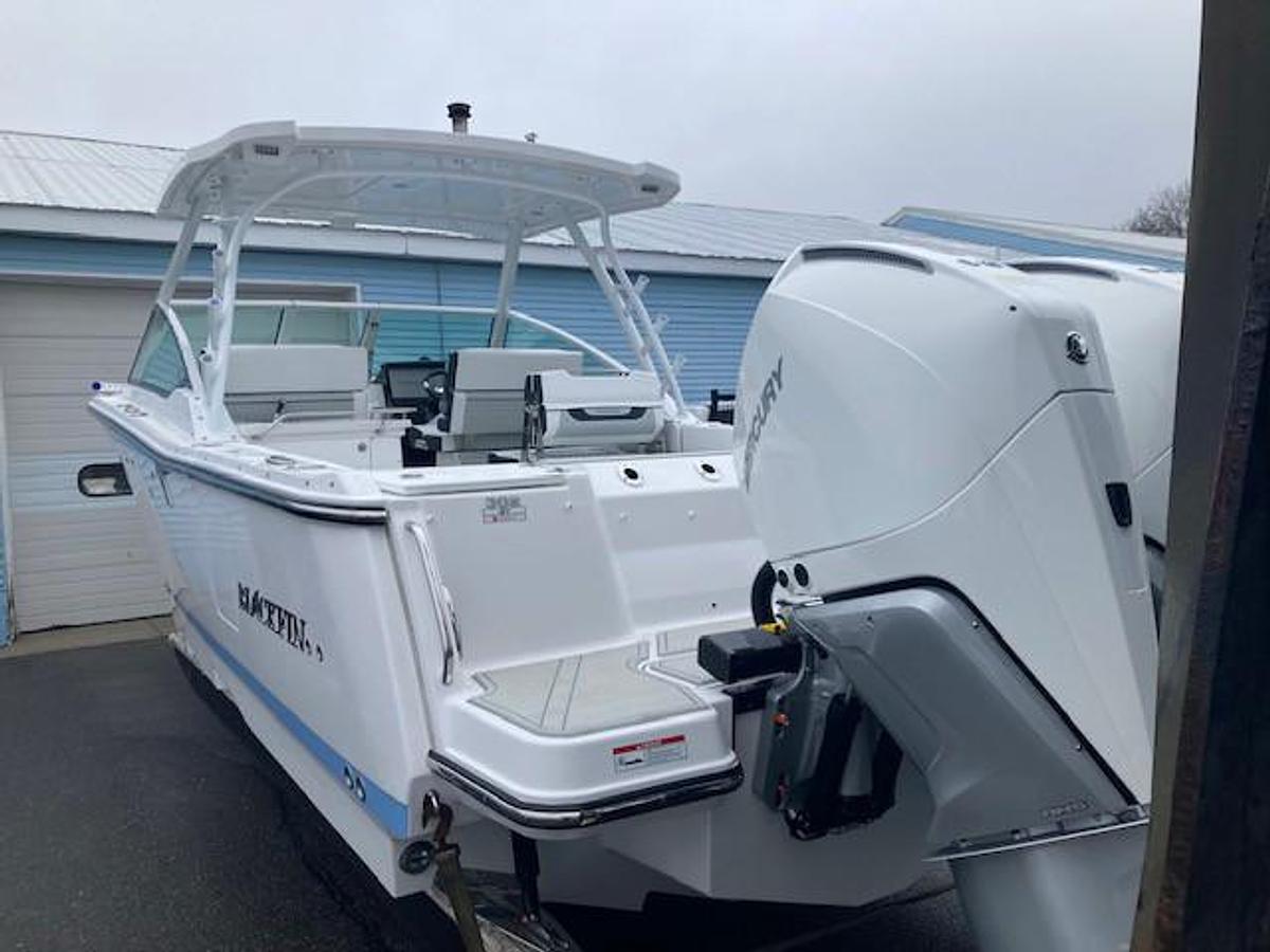 2024 Blackfin Boats 302 Dual Console