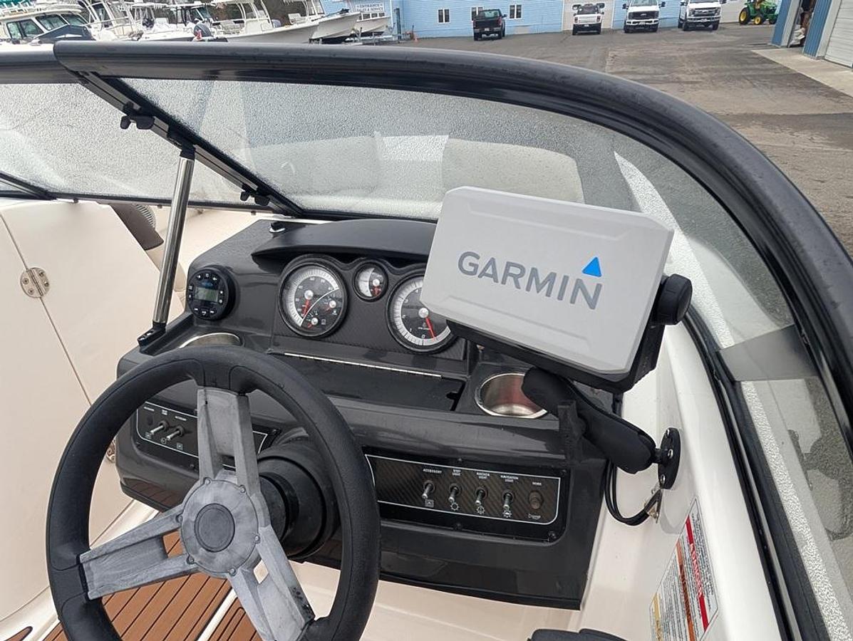 Used Bayliner 210 Deck Boat