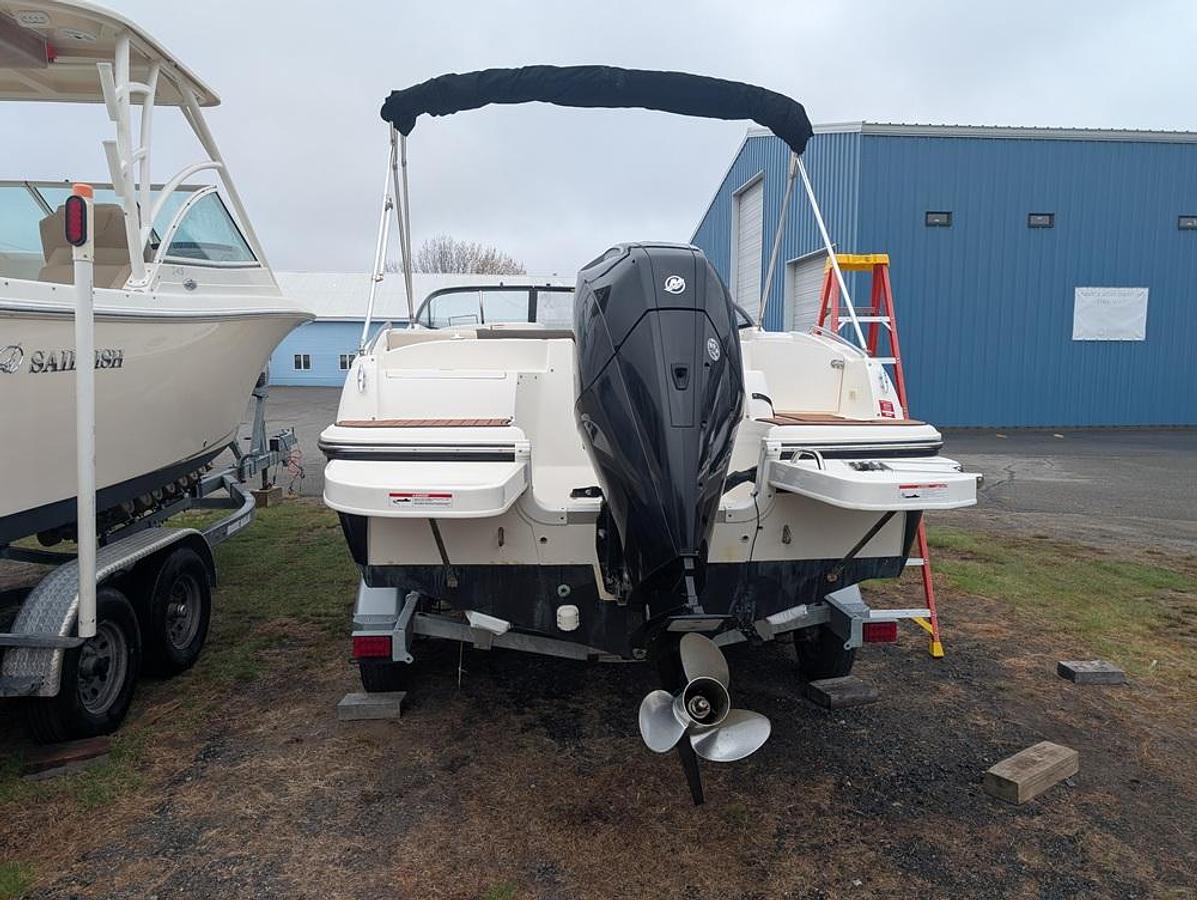 Used Bayliner 210 Deck Boat