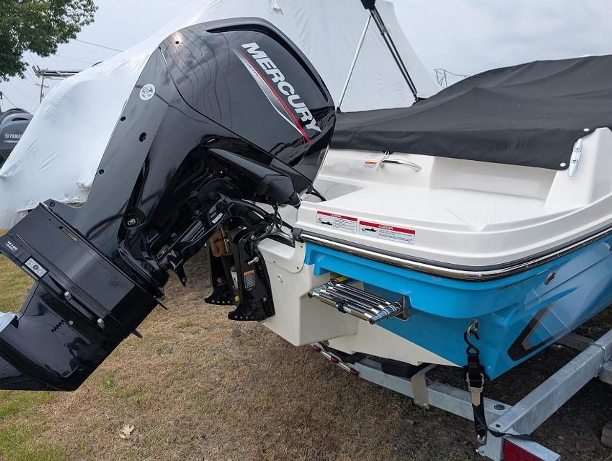 2025 Bayliner VR4 OB