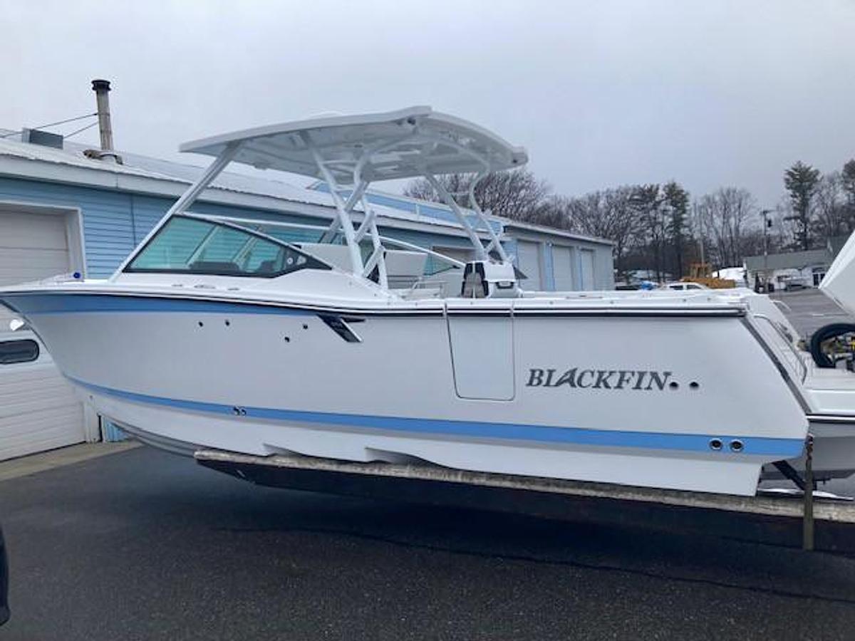 2024 Blackfin Boats 302 Dual Console