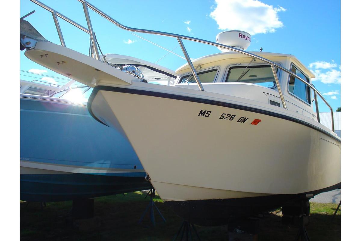 Used 2013 Parker 2320 SL Sport Cabin