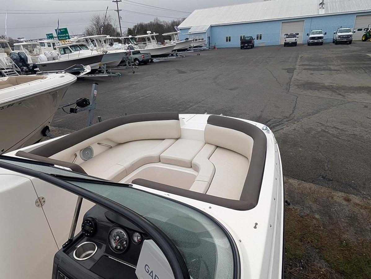 Used Bayliner 210 Deck Boat