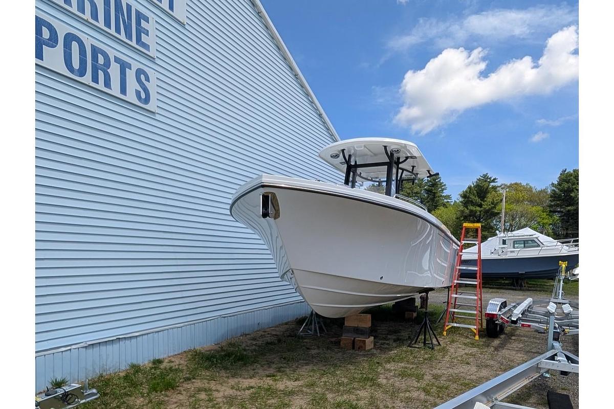 2025 Parker Offshore 2600 Center Console