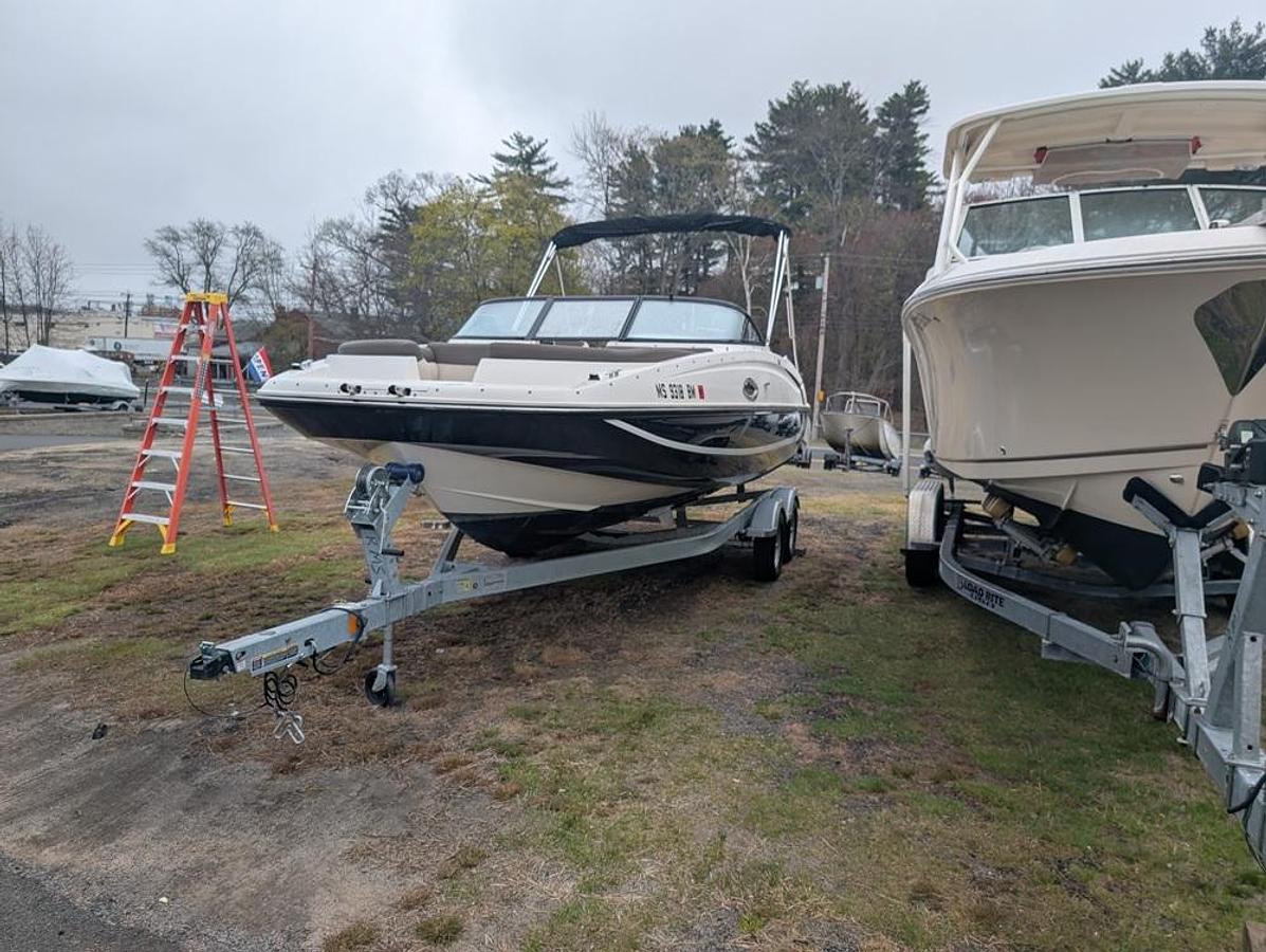 Used Bayliner 210 Deck Boat