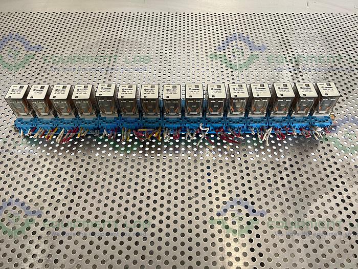 Used Lot of 15 - Finder 60.13 Relay 250V, 10A w/ Finder 90.112 Socket