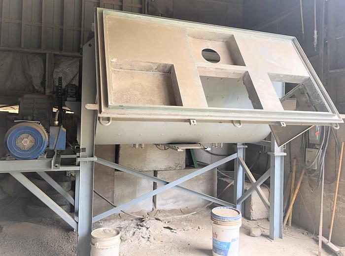 Used USED RIBBON BLENDER, 95 CUBIC FEET, SINGLE RIBBON, JACKETED, STAINLESS STEEL