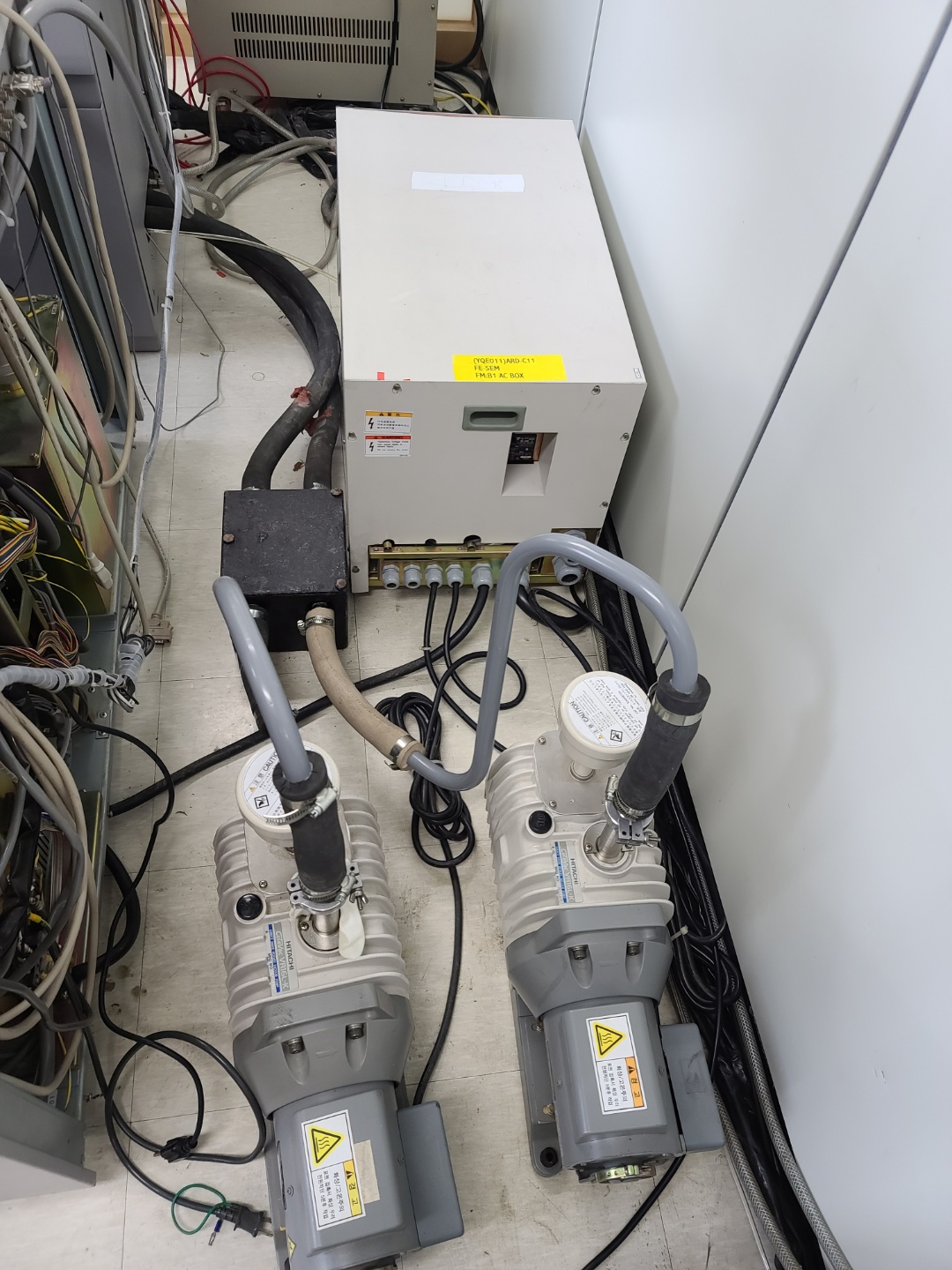 Used 2001 Hitachi S-4700 II SEM