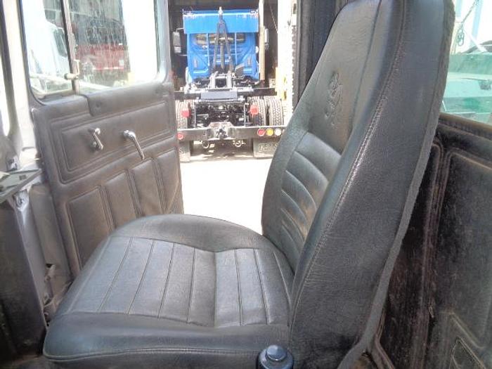 Used 1996 Mack RD690S- Stock #: 8634