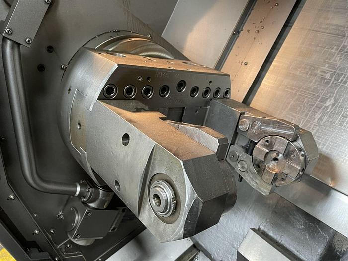 Used 2006  DAEWOO PUMA CNC LATHE Model: 400B