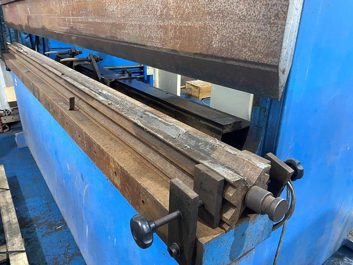 Used 1999 Kingsland KPT30200 3m x 200T Pressbrake