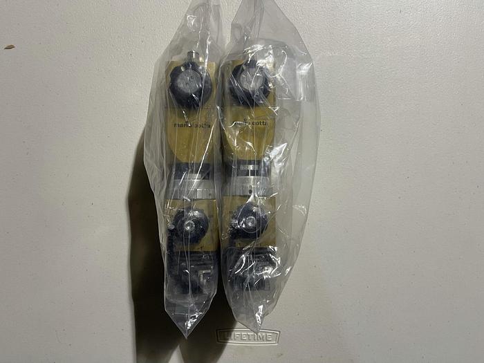 Used MARIO COTTA KNIFE HOLDERS FOR SLITTING GOLD SERIES (12 AVAILABLE)