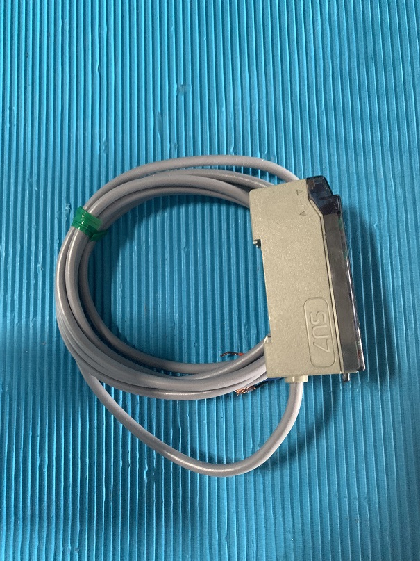 Used Sunx Photoelectric Switch SU-7