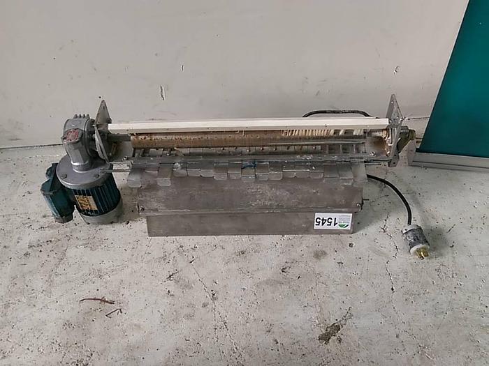 Used 22″ Wide Flour Duster