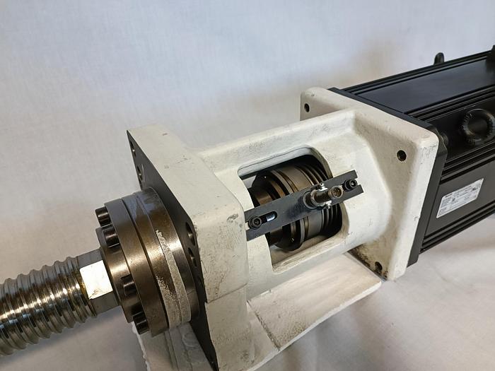 Sychronmotor mit Kugelgewindetrieb, MDD115C-N-015-N2M-130GB0, Rexroth, neuwertig