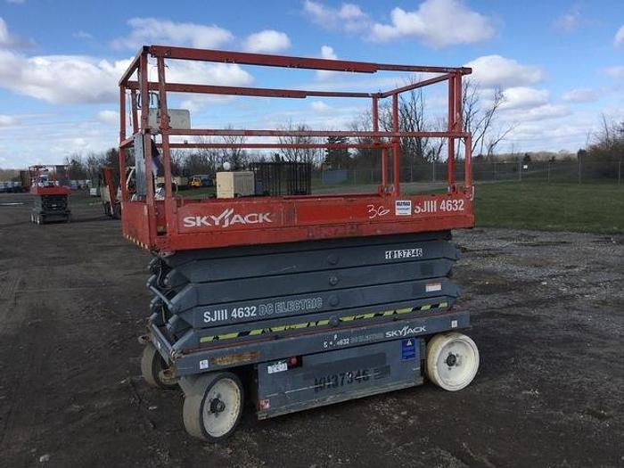 Used 2013 Skyjack SJIII3226 DC Scissor Lift
