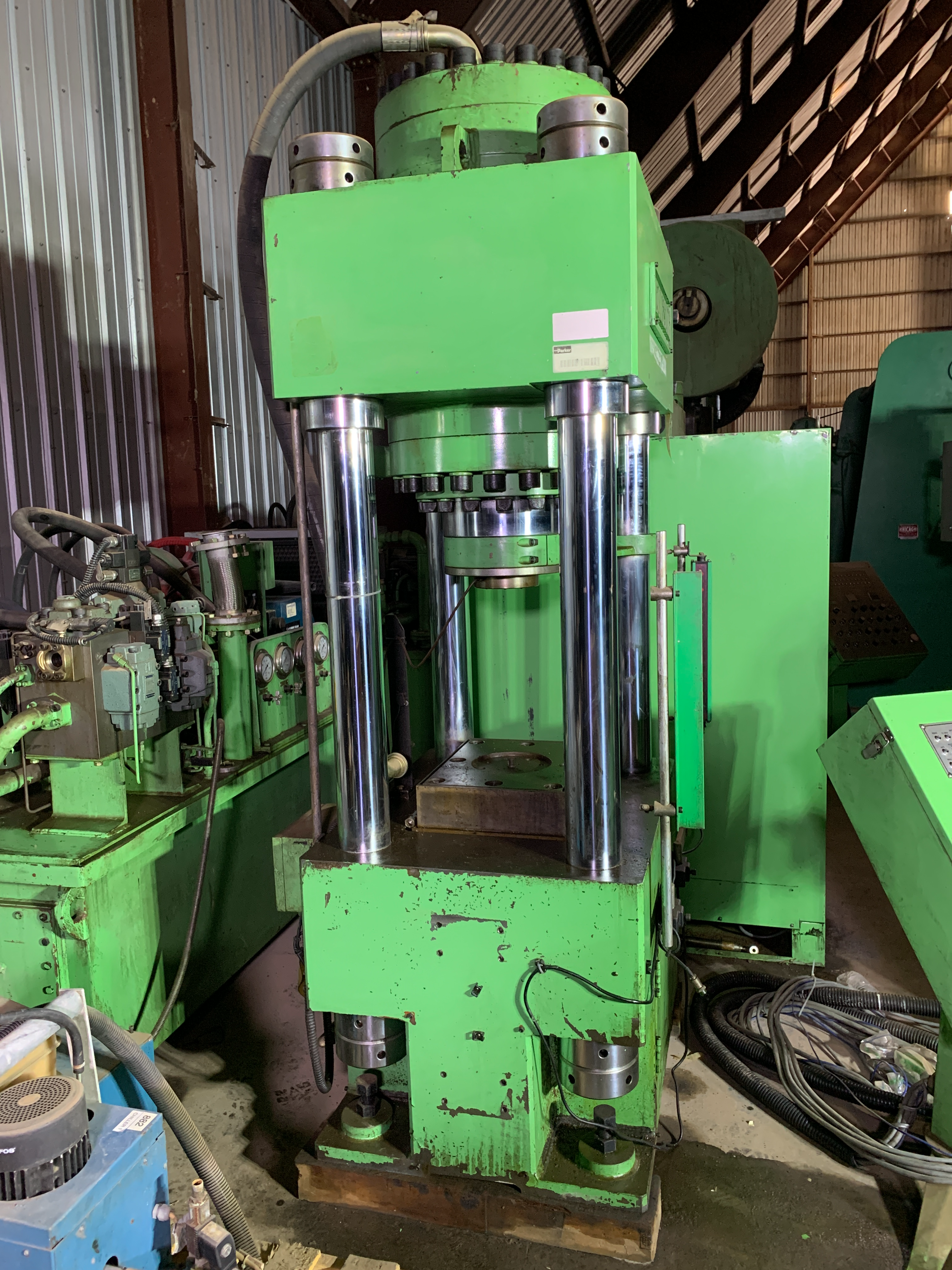 Used 300 Ton Dongsung Hydraulic 4-Post Press