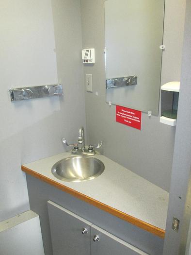 Used 2005 Farber Specialty Command Center Trailer