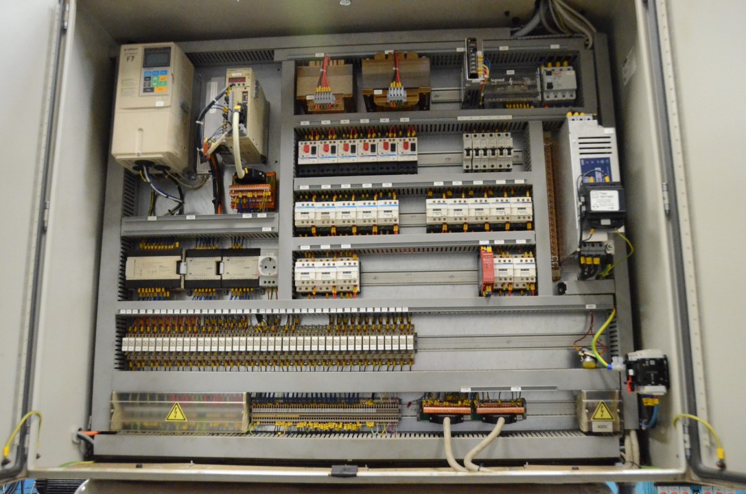 Usado Talladoras de Cortador DEMM SRI 220 CNC #4490