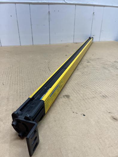 Used KEYENCE SL-V111FM-R