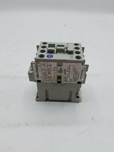 Used ALLEN BRADLEY 3 POLE CONTACTOR 100-C23E*01 SER. C 24V