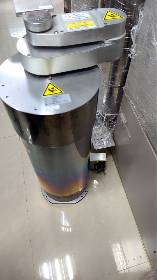 Used Yaskawa XU-RCM6841 Robot