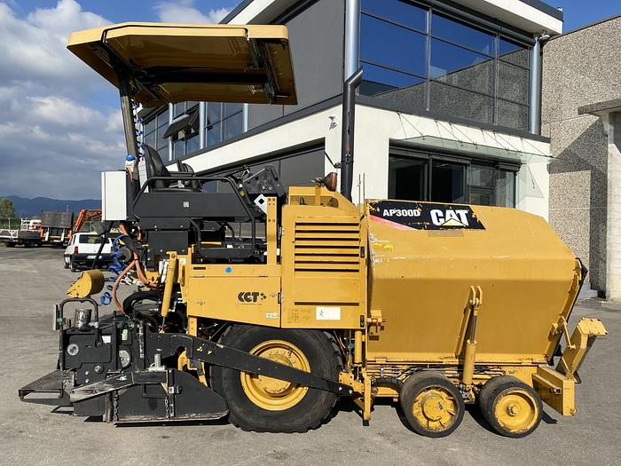 Usato 2015 CATERPILLAR AP 300D