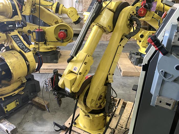Used FANUC M16iB/20 6 AXIS CNC ROBOT WITH FANUC RJ3IB CONTROLLER