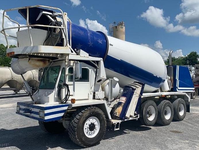 Used 2000 Oshkosh 4-Axle Front Discharge Mixer Truck