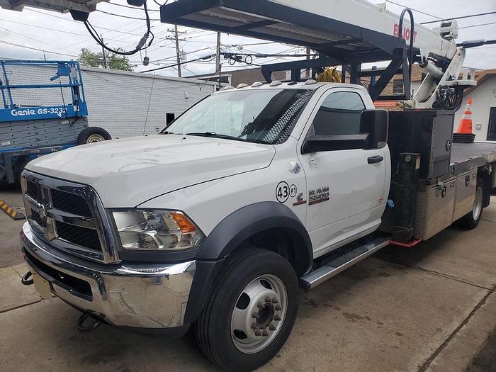 Used 2017 Elliott M43R Sign Crane on 2017 Ram 5500 Reg Cab Flatbed Truck – M54174