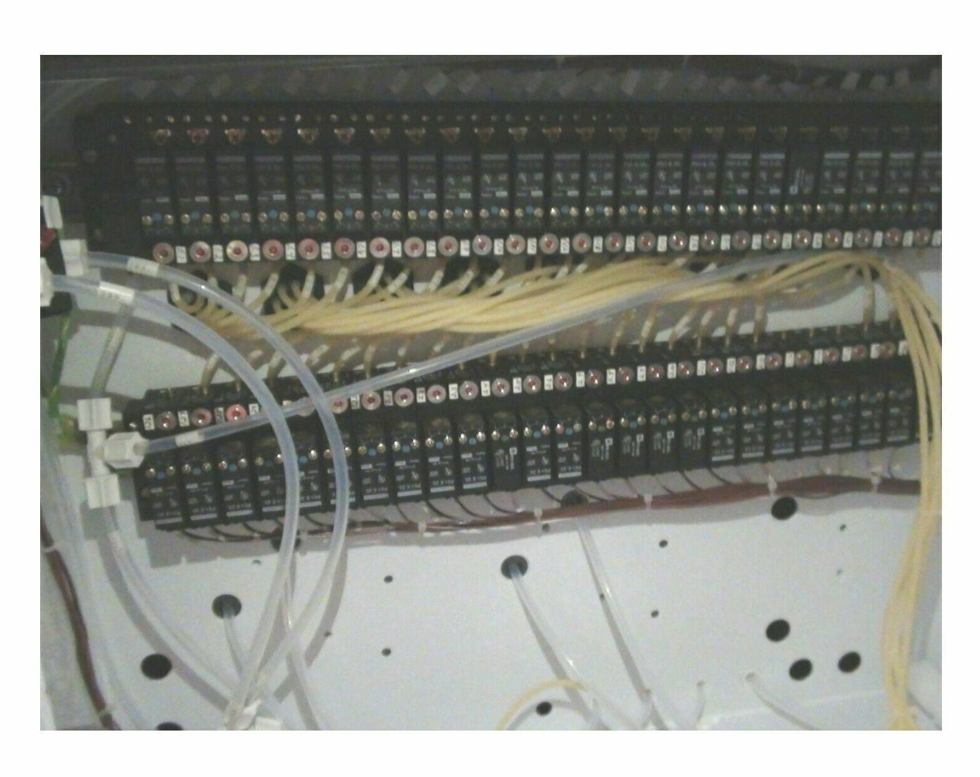 Used FSI PHOTORESIST 5000A MF-26A MEGAPOSIT BULKFILL CABINET