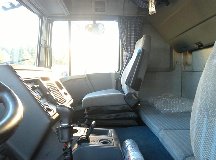 Usado 1993 DAF 95 400 ATI 6X2 chassis cab truck