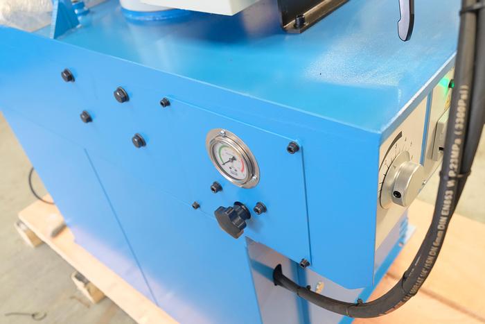 Mach- Cut 315 Semi Automatic double Mitre Bandsaw