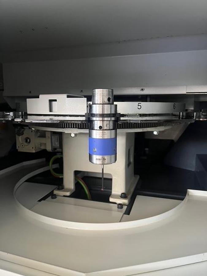 Usato CENTRO DI LAVORO VERTICALE 