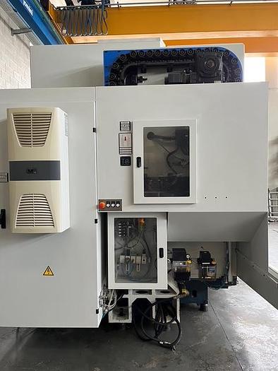 Usato CENTRO DI LAVORO VERTICALE