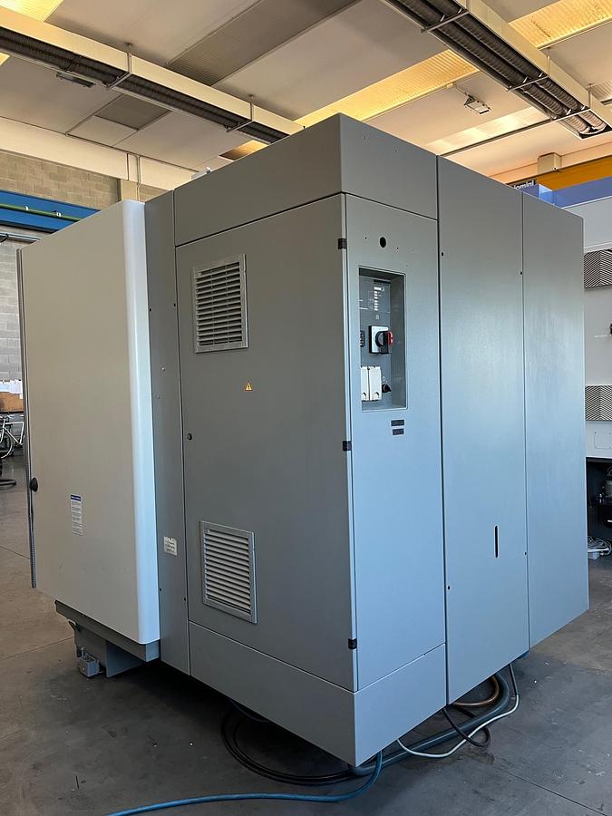 Usato CENTRO DI LAVORO VERTICALE