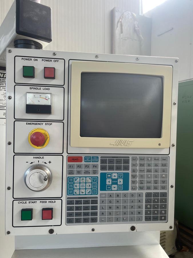 Usato CENTRO DI LAVORO VERTICALE 