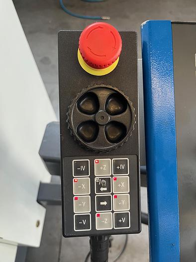 Usato CENTRO DI LAVORO VERTICALE