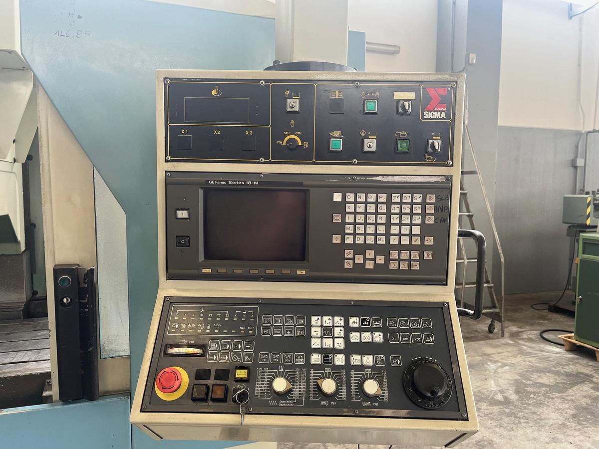 Usato CENTRO DI LAVORO VERTICALE