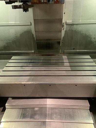 Usato CENTRO DI LAVORO VERTICALE